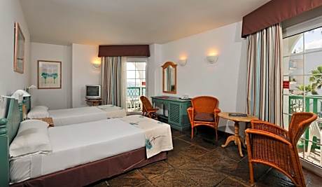 Double Room with Front Sea View