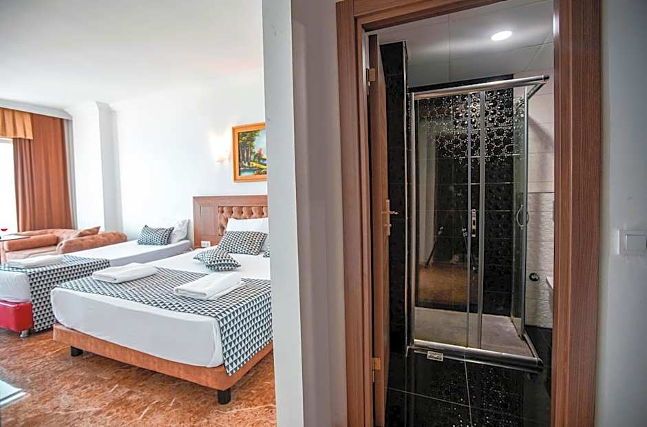 Kristal Beach Hotel