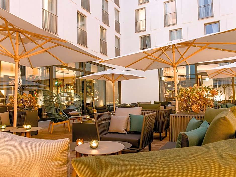 Motel One Köln-Neumarkt
