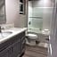 PRIVATE ROOM IN NEW APPARTMENT WITH FULL BATH