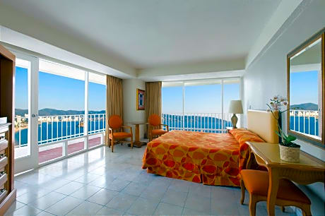 Ocean view king bed