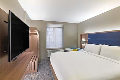Standard King Room with Mobility Accessible Roll-In Shower
