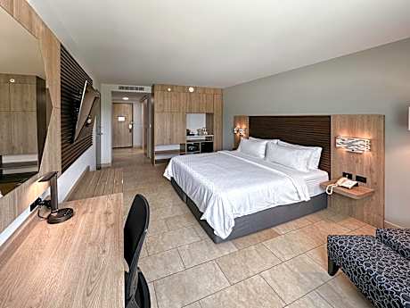 Standard King Room - Disability Access