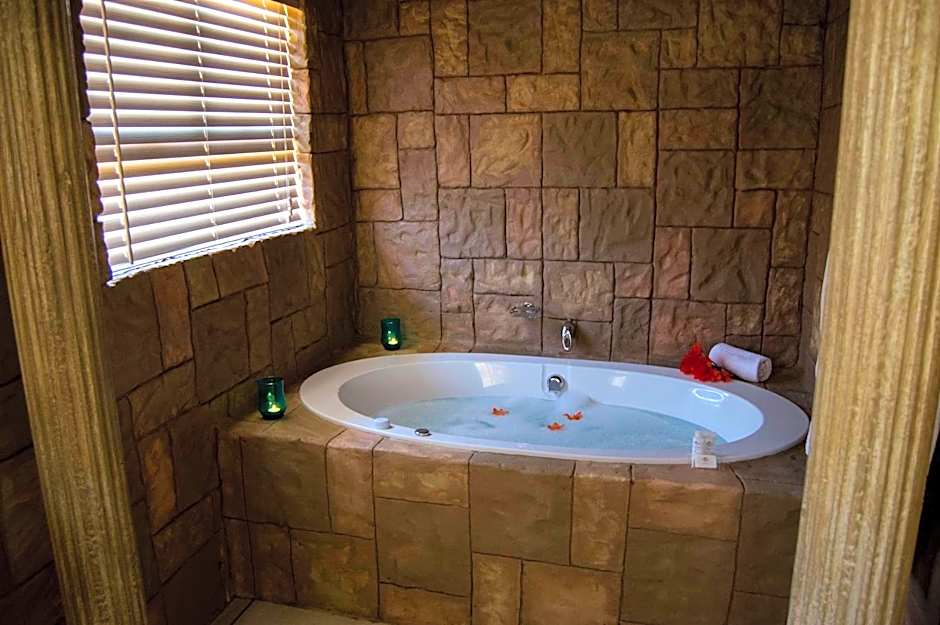 Crystal Rose Lodge & Spa