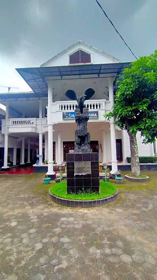 Hotel Garuda Syariah near Alun Alun Banjarnegara
