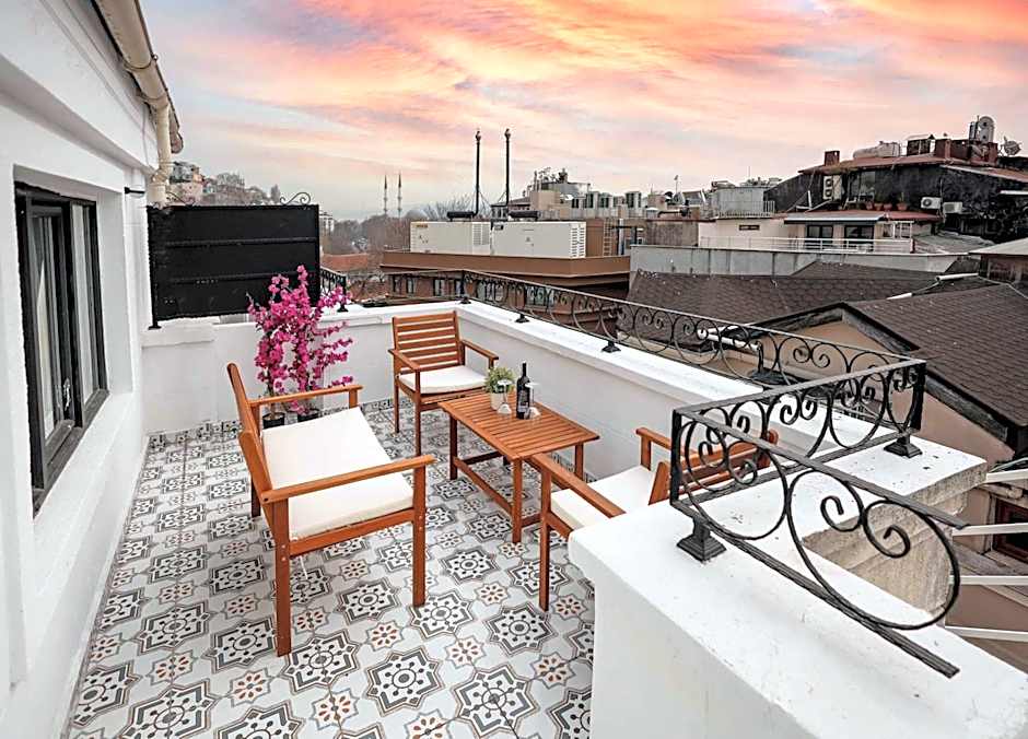 Selvese Suites, Serviced Living in Galata