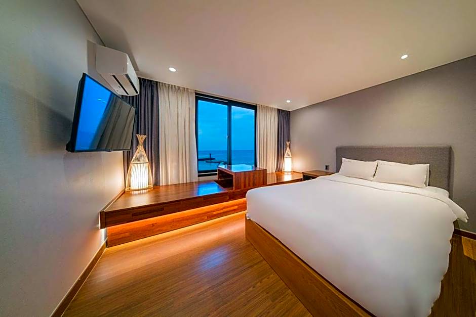 Two Y Hotel