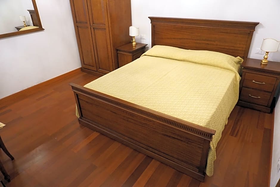 B&B Nina – Venice, GA