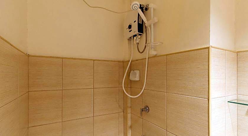 RedDoorz Plus @ Alpina Heights Paranaque