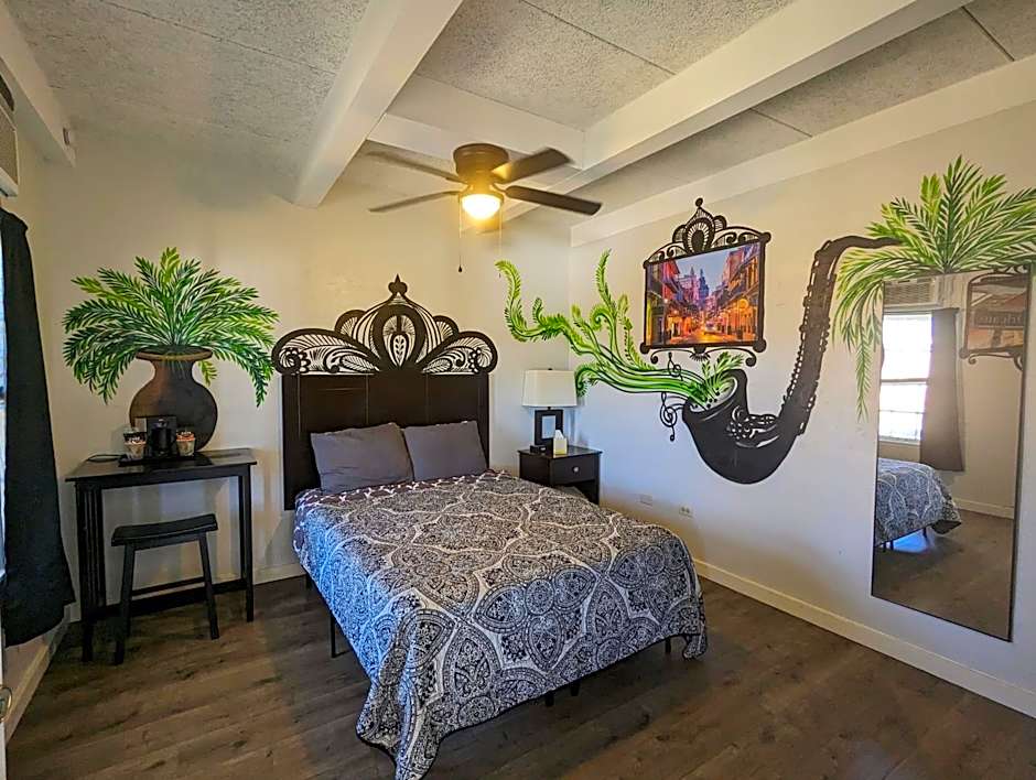 Riverboat Inn & Suites