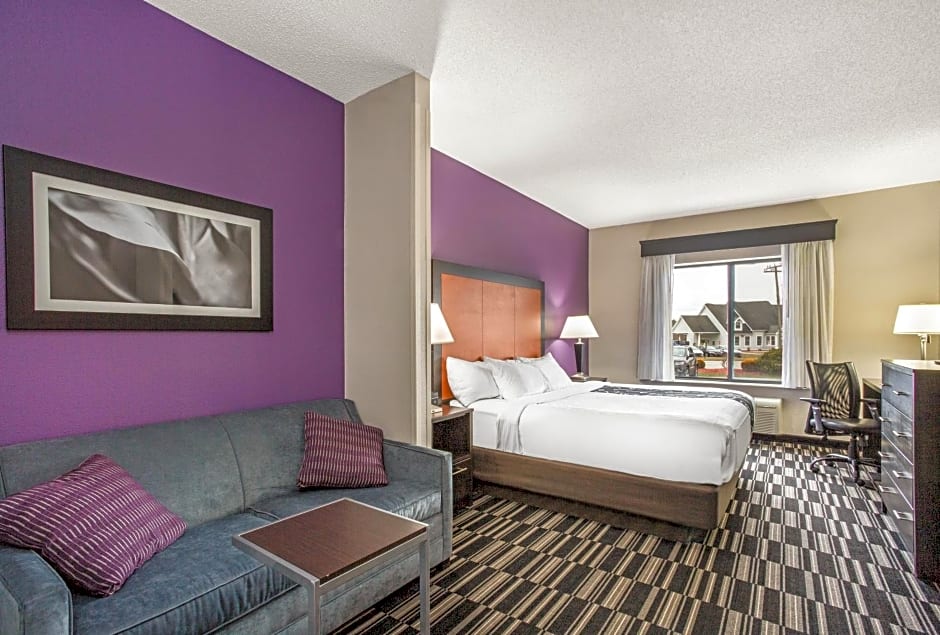 La Quinta Inn & Suites by Wyndham Norwich-Plainfield-Casino