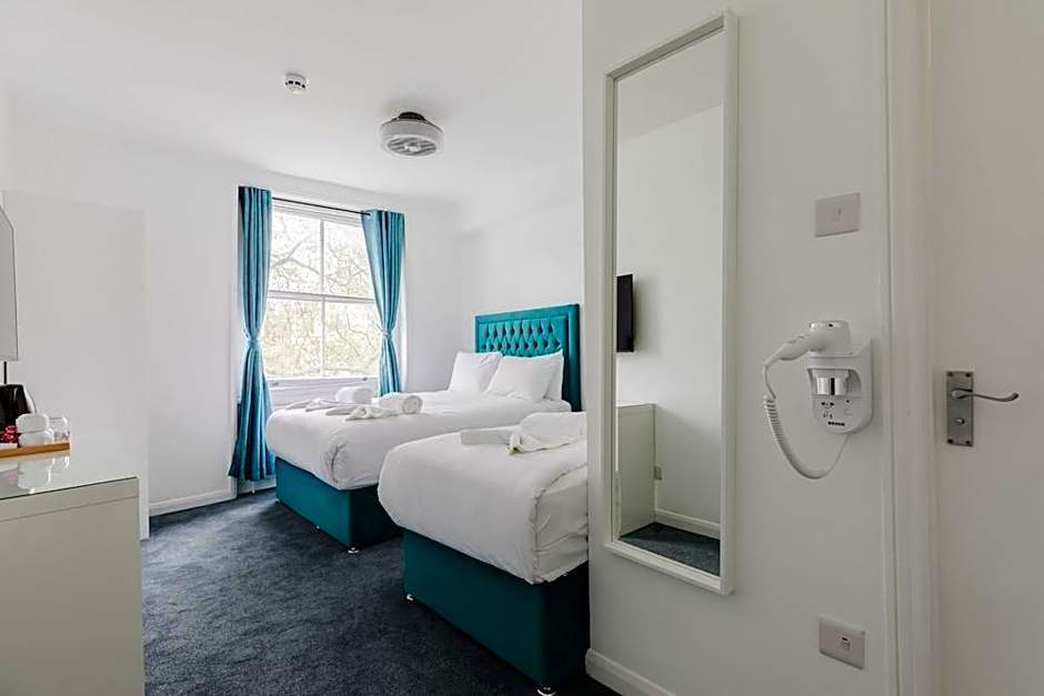 Palace Court Hotel