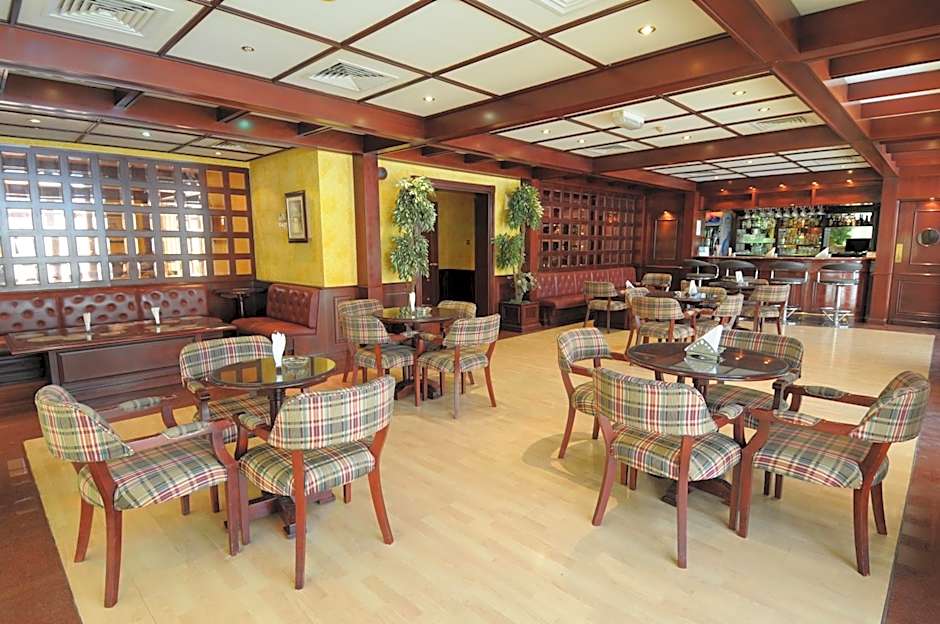 Falaj Daris Hotel