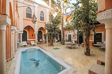 Riad Le Perroquet Bleu Suites & Spa