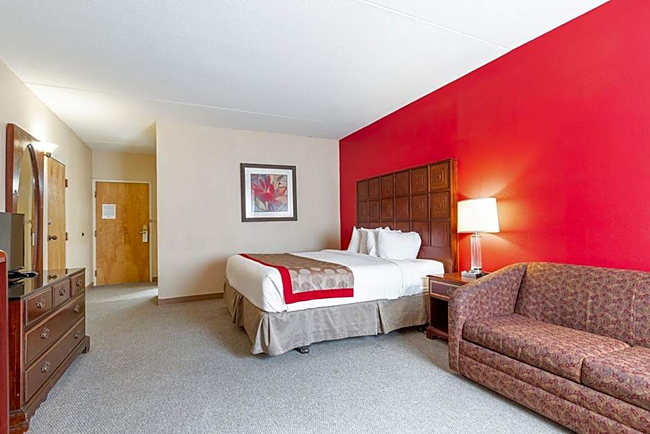 Ramada by Wyndham Columbus Polaris