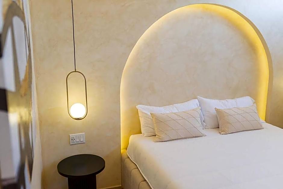 Presidential Studio with Gated Parking at Casas Sanblu