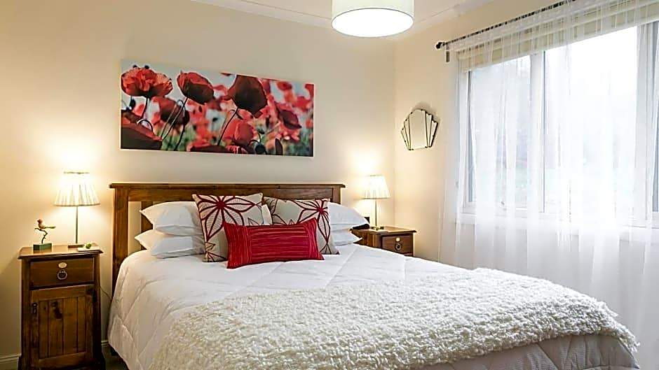 One Tree Bed And Breakfast