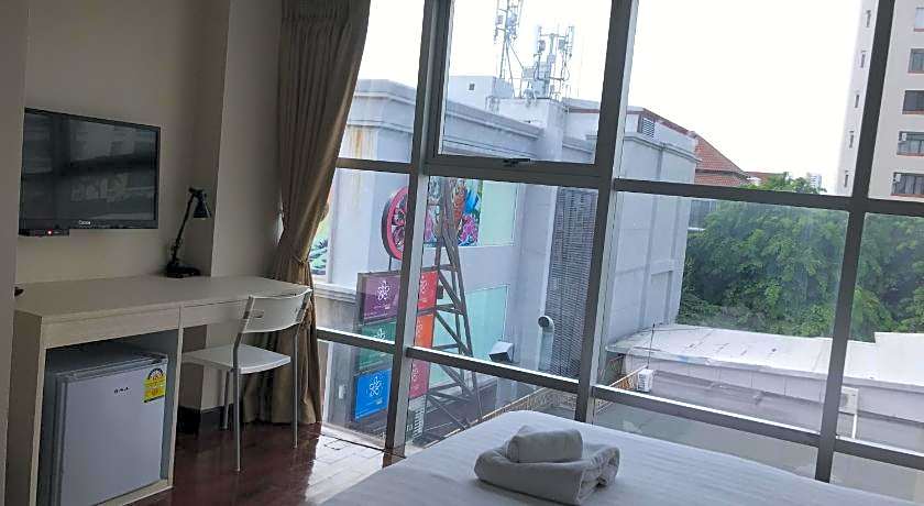 Snooze Hotel Thonglor Bangkok