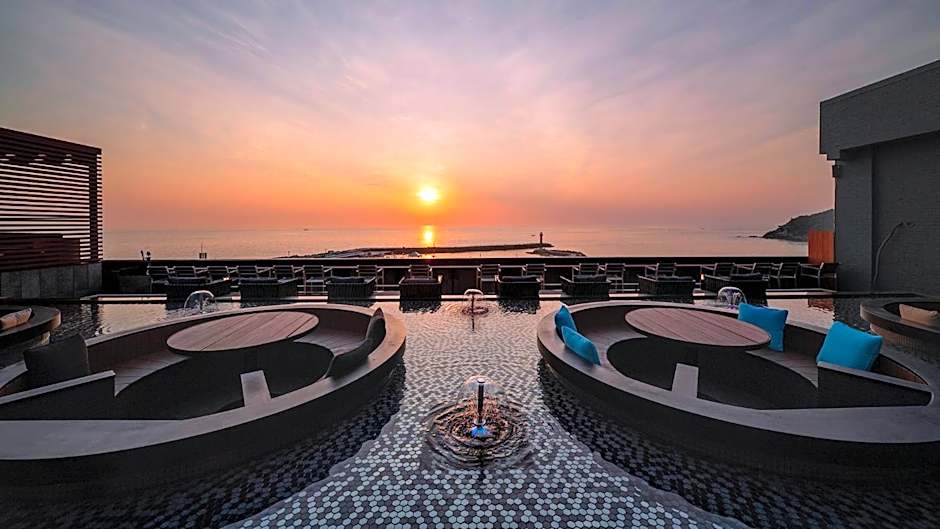 Two Y Hotel
