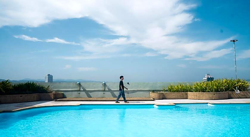 Lee Gardens Plaza Hotel (SHA Extra Plus)