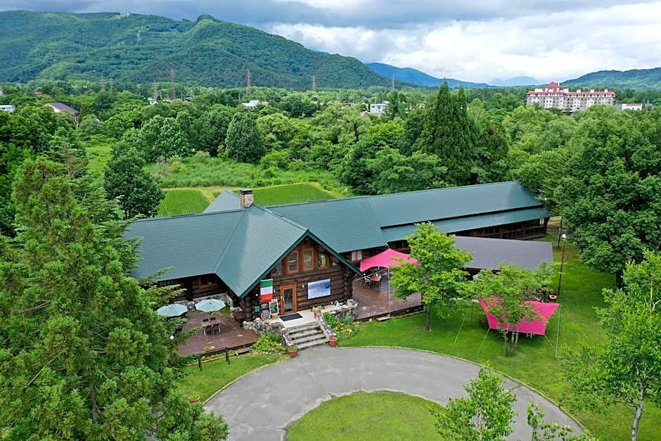 Reposer Hakuba Hotel and Offsite Villa