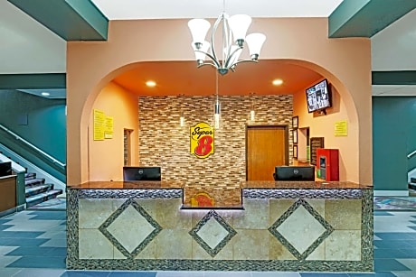 Super 8 by Wyndham Kansas City