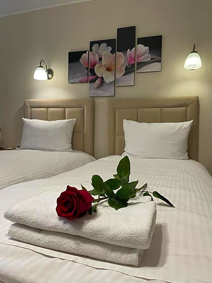 Villa Regina - Spokojna okolica - 100 metrów od lasu - blisko szpitala