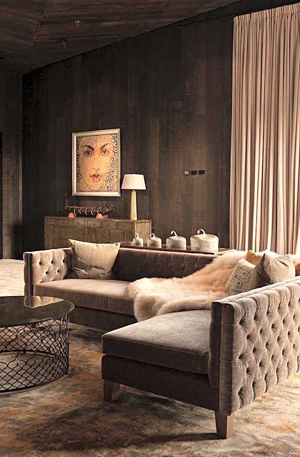 Kinloch Manor & Villas