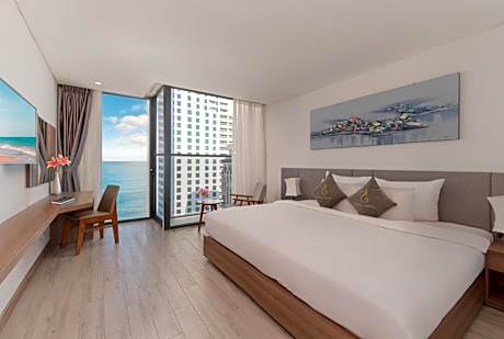 Queen Suite with Sea View