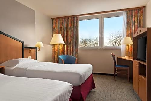 Photo 1 of 4 of Standard King Room