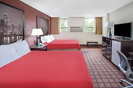 Queen Room with Two Queen Beds - Non-Smoking