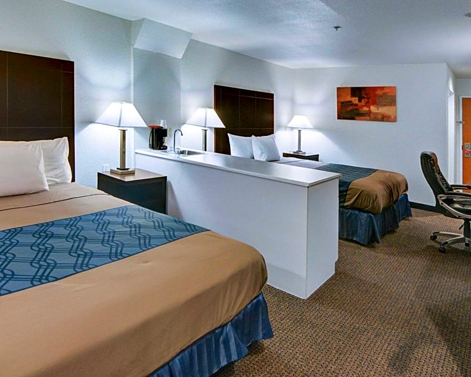 Rodeway Inn & Suites Lewisville I-35