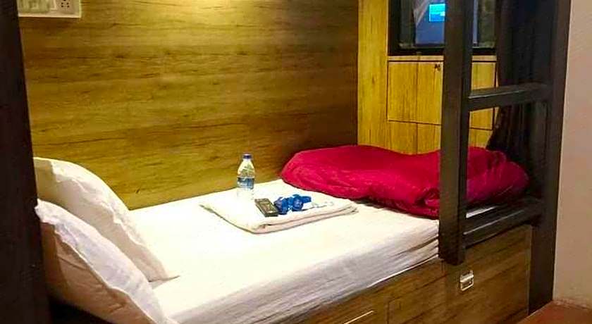 Hilal Dormitory – Bombay/ Mumbai, KY