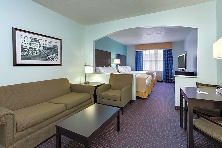 Holiday Inn Express & Suites Plant City By IHG