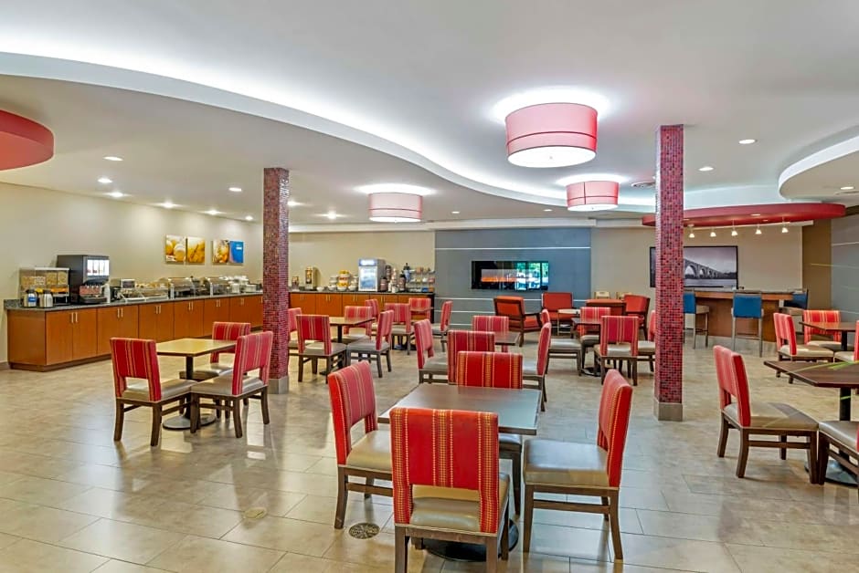 Comfort Suites At Virginia Center Commons