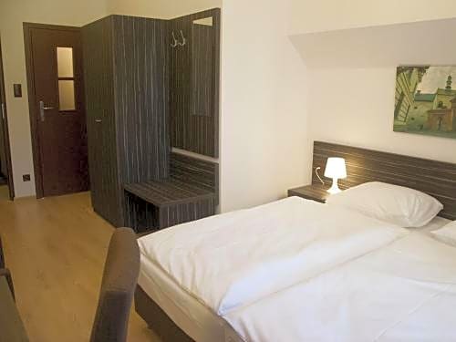 Pergamin Apartments
