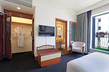 Superior Queen With Balcony