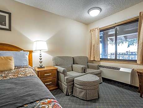 Queen with 2 Queen Beds - Non-Smoking