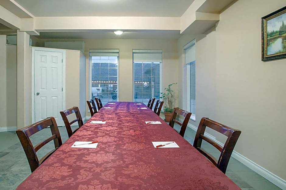 Ramada Limited 100 Mile House