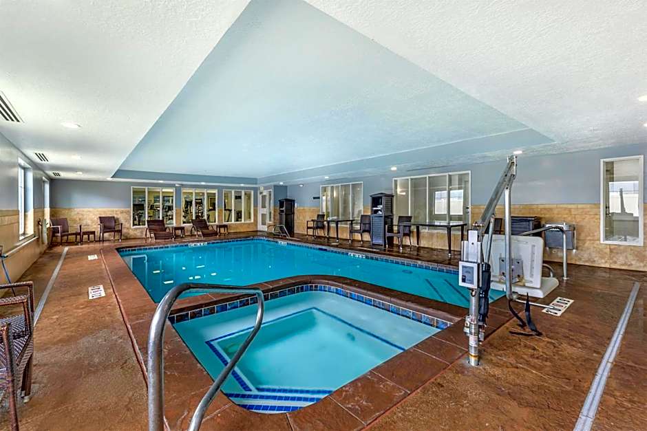 Best Western Plus Airport Inn & Suites