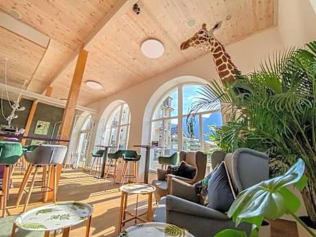 GRAND your home with common kitchens with self check-in