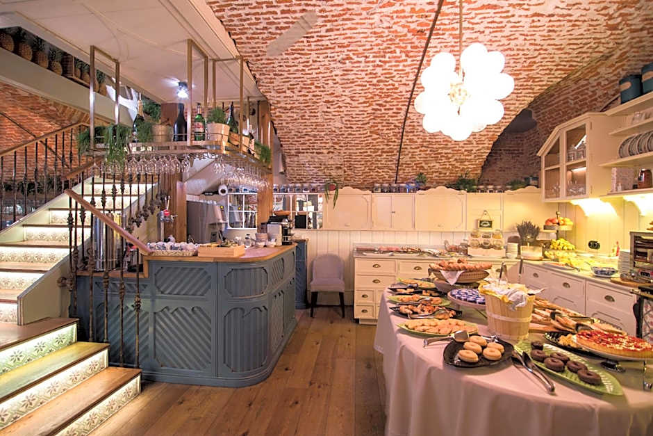 ICON Wipton by Petit Palace