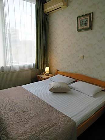 Double Room with Free Parking