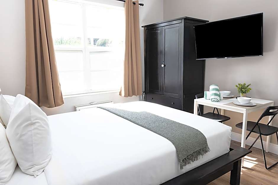 Photo 1 of 6 of Studio 1 Queen Bed with Sofabed