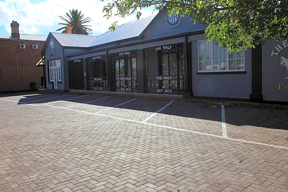 Halfway House Hotel