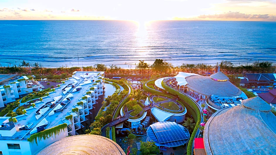 YELLO Hotel Kuta Beachwalk Bali