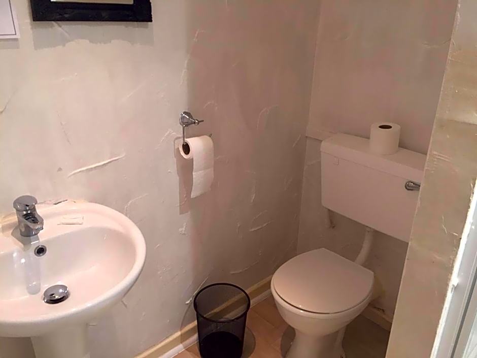 MyRoomz New Discovery Hotel