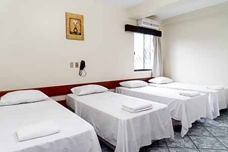 Quadruple with four single beds