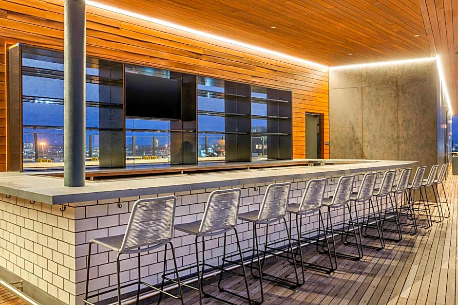 Cambria Hotel Boston Downtown-Seaport