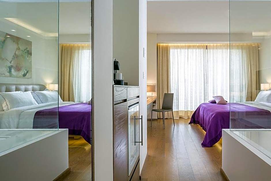O Monot Luxury Boutique Hotel